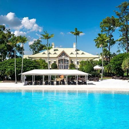 洲际神仙湾度假酒店 黄金海岸 外观 照片 The pool at the Sanctuary Cove International Boat Show