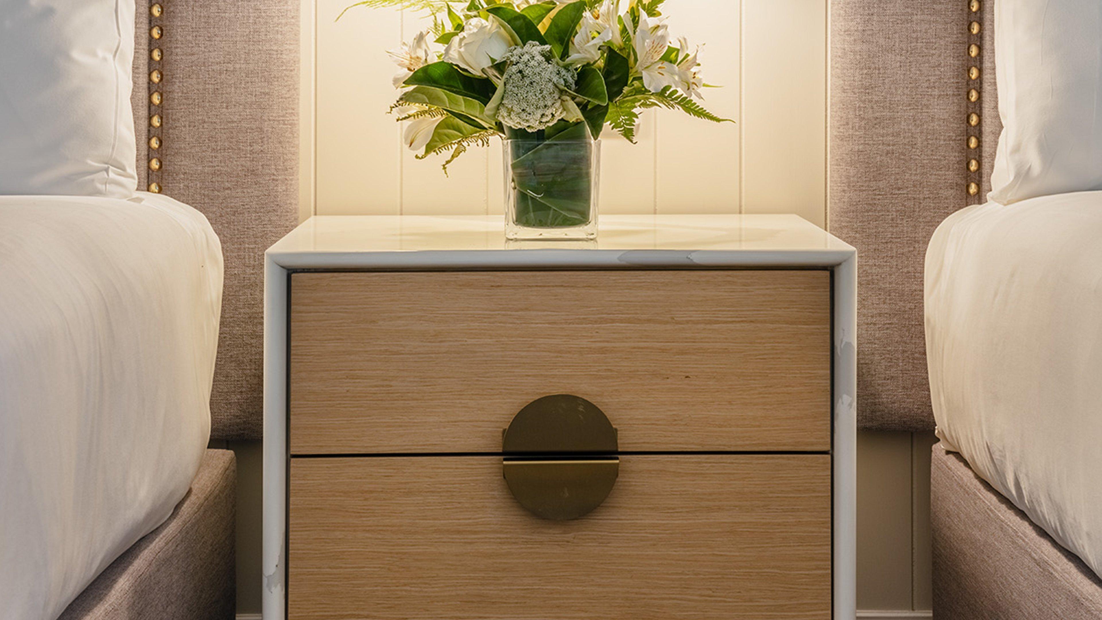 洲际神仙湾度假酒店 黄金海岸 外观 照片 A bedside table